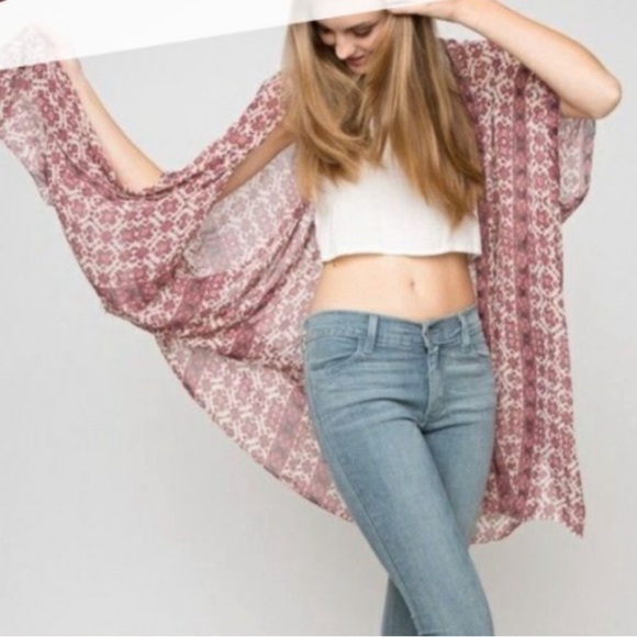 NWOT Brandy Melville Kimono One Size - Picture 2 of 10